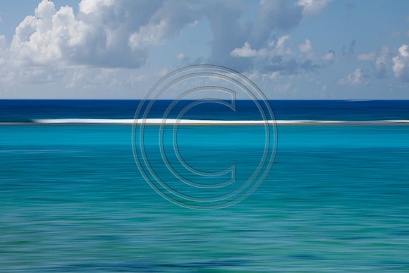 Cayman water blur & Clouds V1A7635