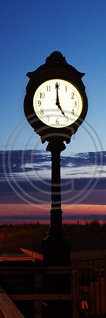 Clocks - Clock-boardwalk Boardwalk clock at 5 oclock_4640 V5
