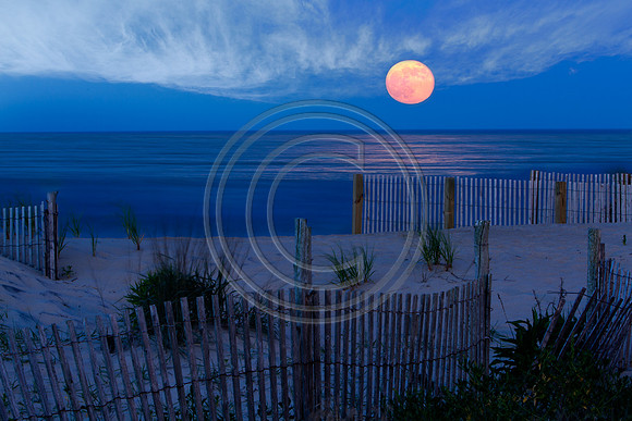 Moon Over Fenwick _3013