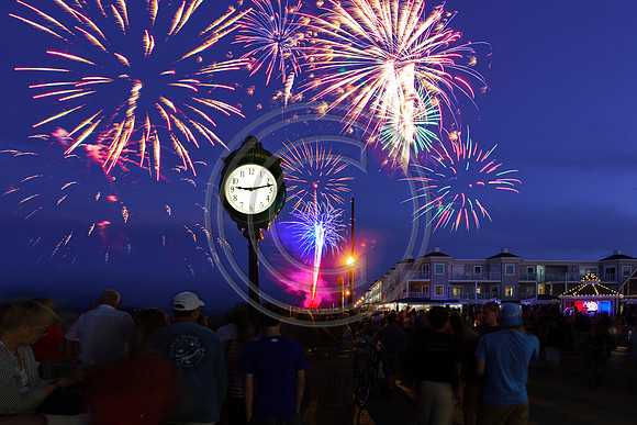 Clocks - 2016 Fireworks_7870 V2
