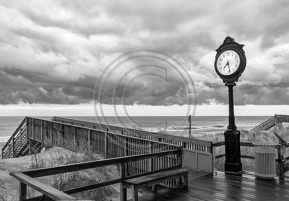 Clocks - B&W Hopes Clock